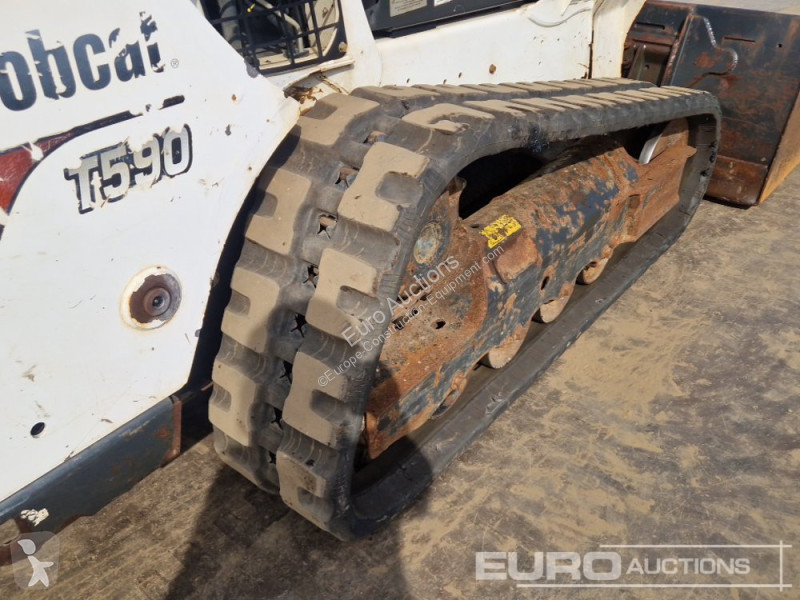 Shovel Bobcat T590