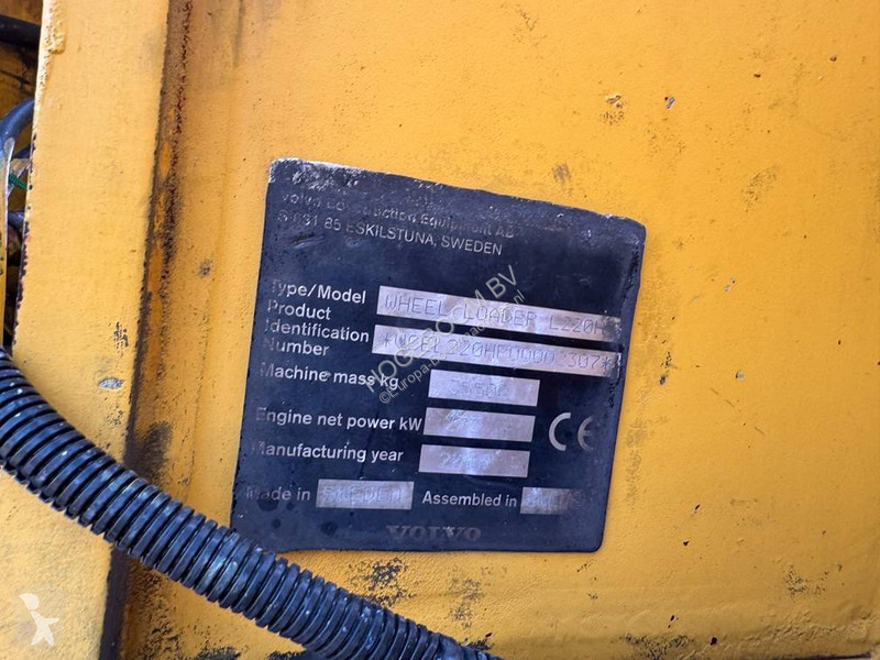 Shovel Volvo L 220 H ( WITH EW TYRES )