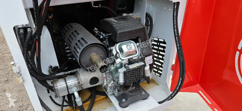 Shovel  Skidster loader JC 25