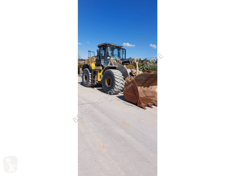Nakladač Caterpillar 972M XE