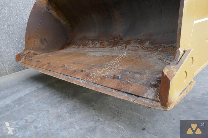 Nakladač Caterpillar 972M