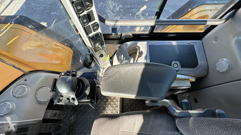 Nakladač Volvo HL