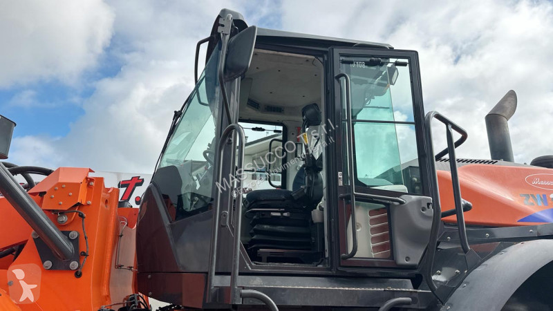 Nakladač Hitachi 6