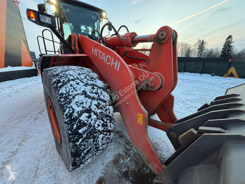 Фронтальный погрузчик Hitachi 3305B 5500 l BUCKET