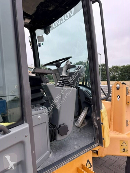 مُحمّلة Volvo B PRO 3er Kreis...