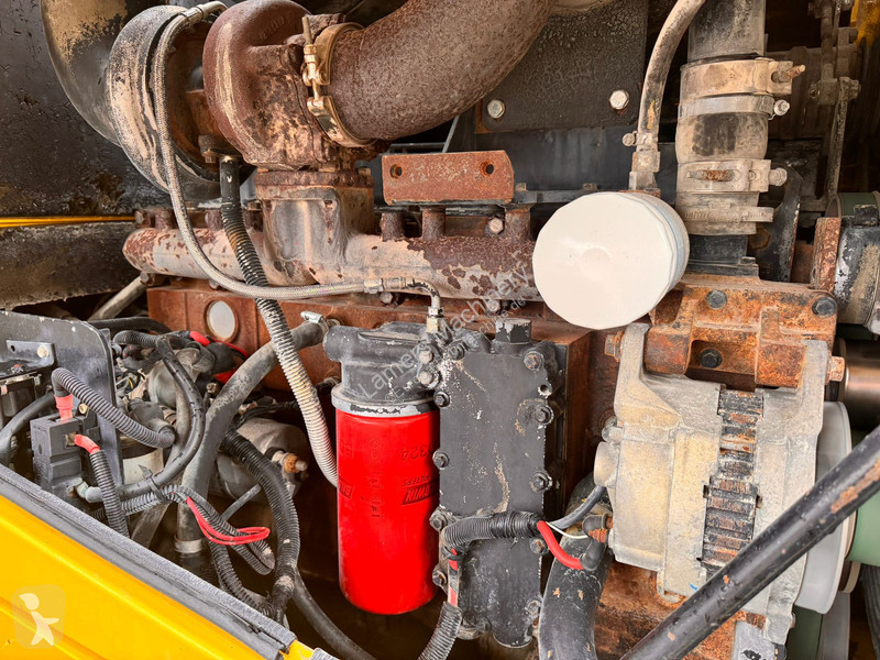 Nakladač Komatsu 3