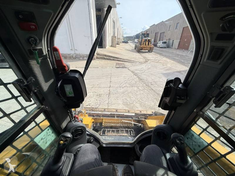 Nakladač Caterpillar 3 XE
