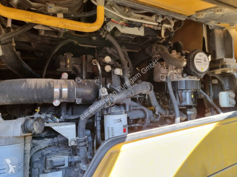 مُحمّلة Komatsu 3808