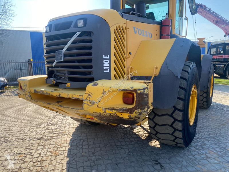 Nakladač Volvo L110