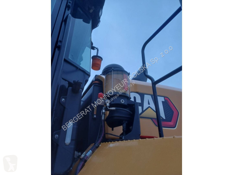 Nakladač Caterpillar 972