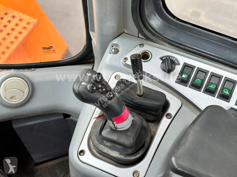 Фронтальный погрузчик Doosan 4x4 inkl. Schaufel...