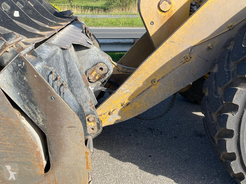 Nakladač Caterpillar 962M