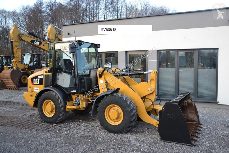 Nakladač Caterpillar 906 M