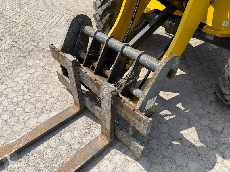 Nakladač Wacker Neuson WL 54 LOW HOURS