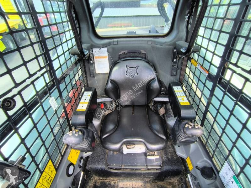 مُحمّلة Bobcat T590 Fourches et Godet inclus