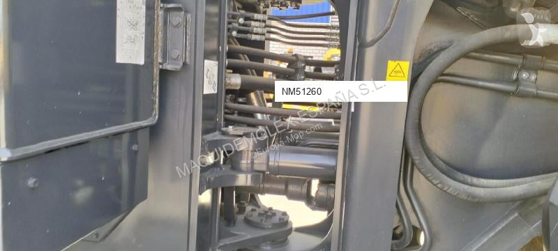 Nakladač Komatsu WA600-8