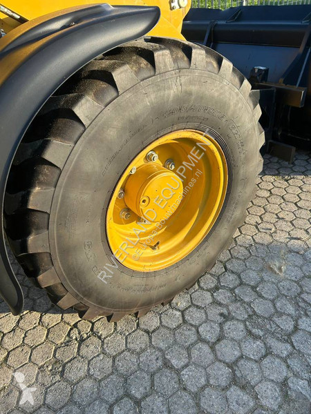 Nakladač Caterpillar only 625 hours, ac, 40 km/h