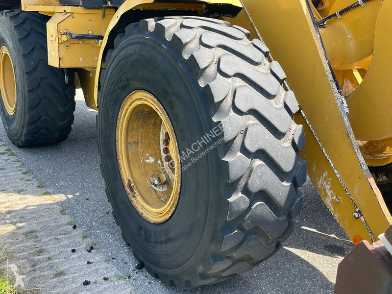 Pala Caterpillar M