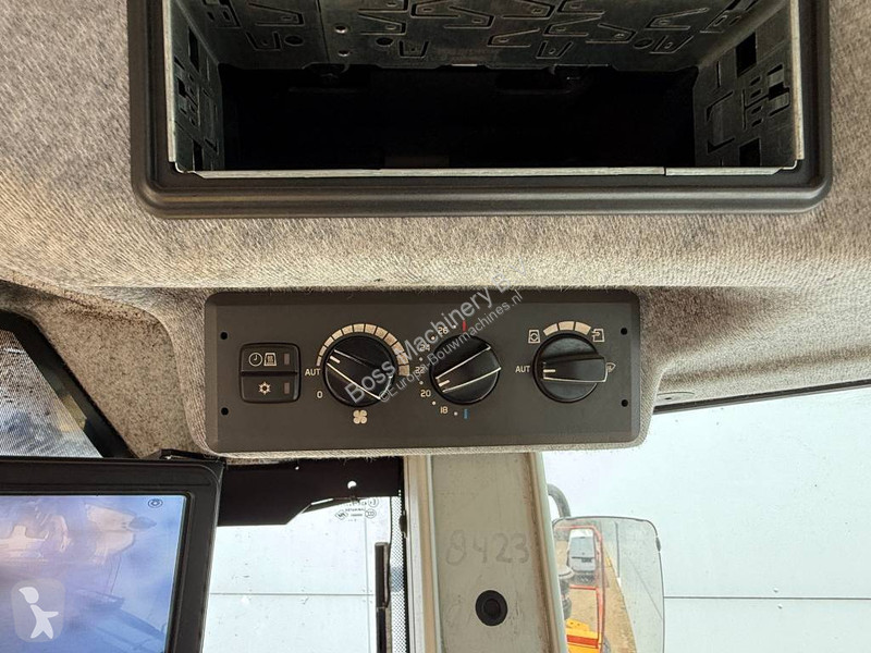 Nakladač Volvo L220H - CDC Steering / Excellent...