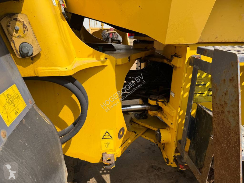 Nakladač Komatsu 2703