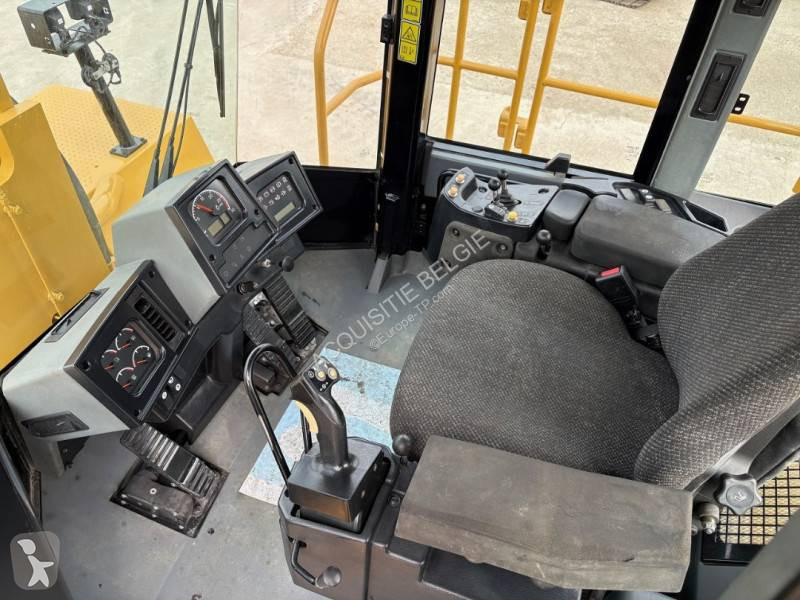 Nakladač Caterpillar 988H