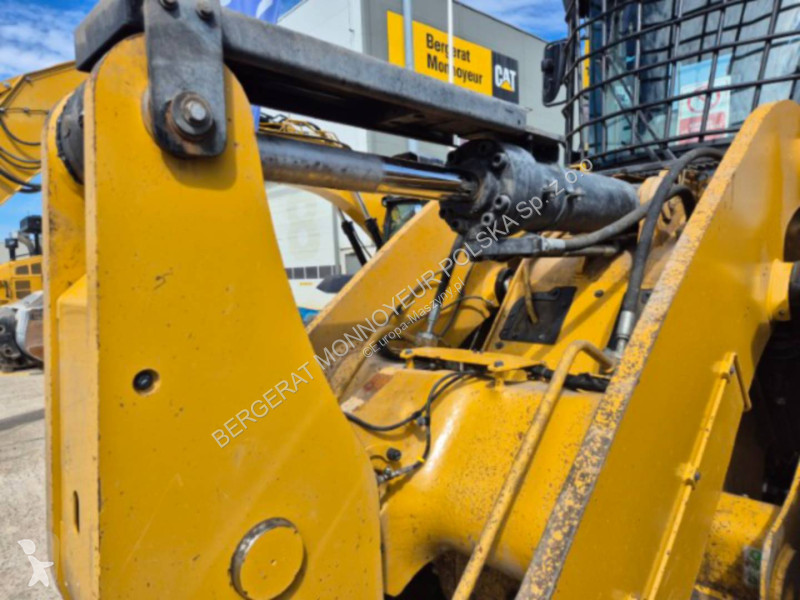 Nakladač Caterpillar 962-14