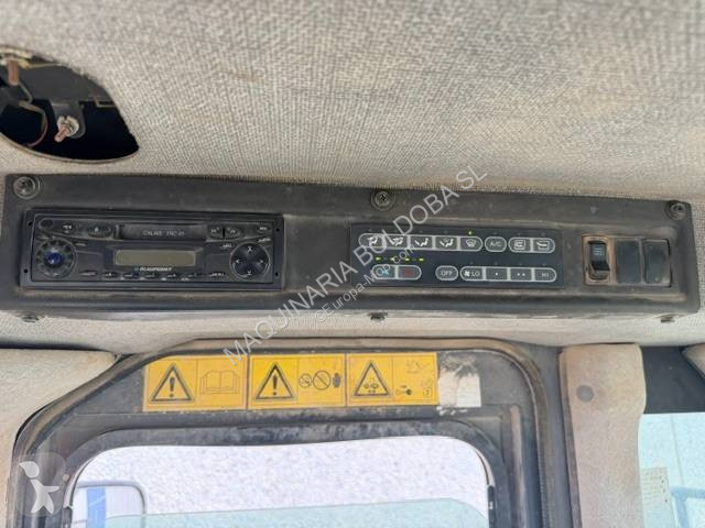 Nakladač Komatsu 4705H