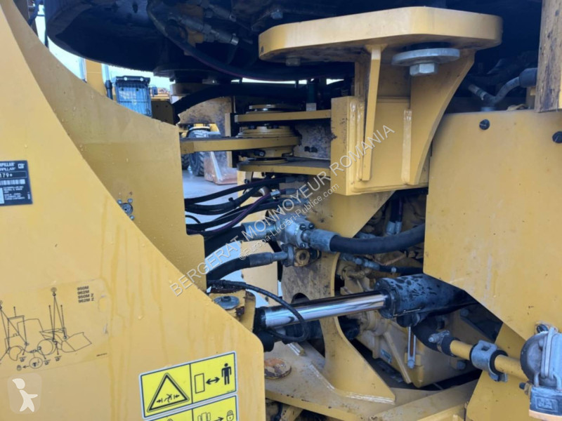 Nakladač Caterpillar 950M
