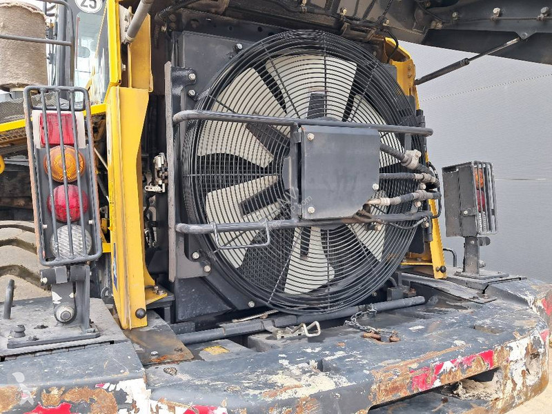 مُحمّلة Komatsu 8 High Lift