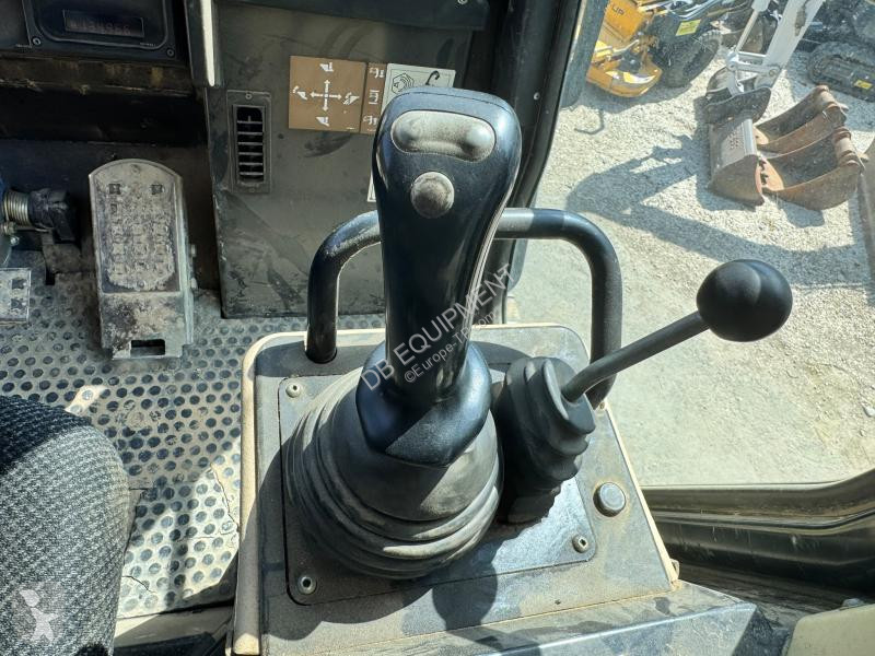 Nakladač Caterpillar Chargeuse sur chenilles Traxx