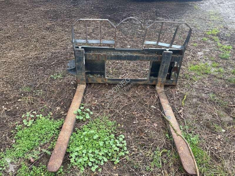 Nakladač Bobcat + 6 ACCESSOIRES