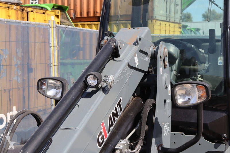 Фронтальный погрузчик Giant G5000DC Tele