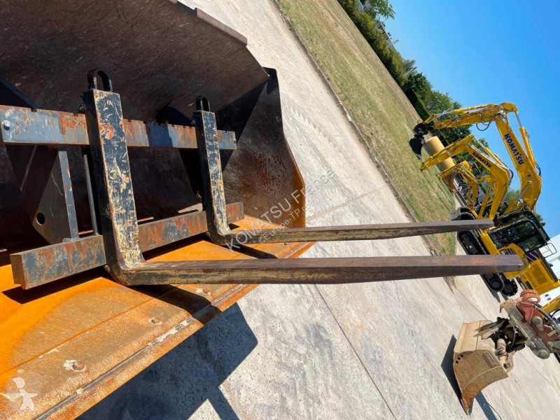 Chargeuse Komatsu WA100M-8E0