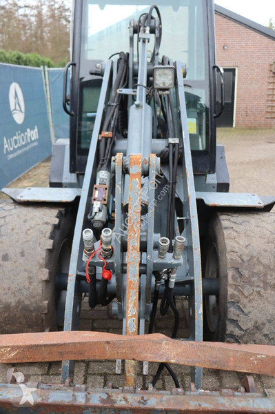 Chargeuse Giant V881T