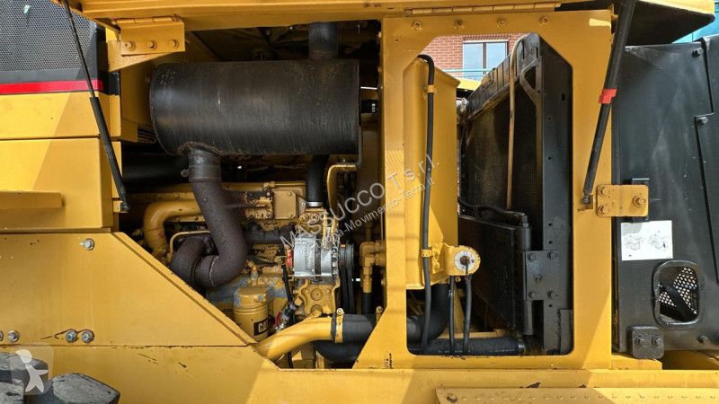 Навантажувач Caterpillar