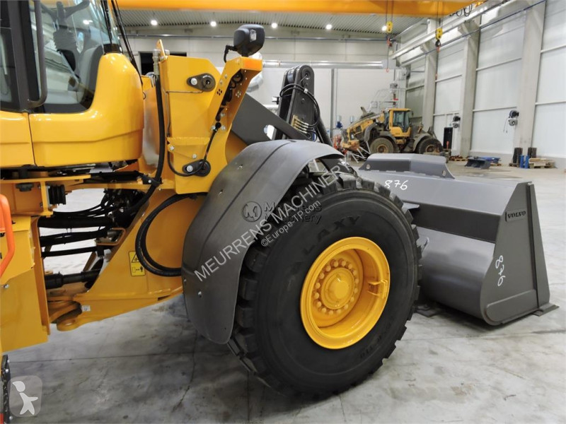 مُحمّلة Volvo New Bucket + Tyres