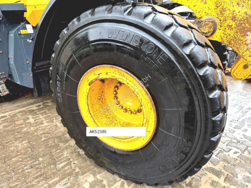 Lastare Komatsu 8