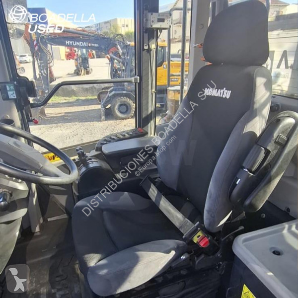 Pá carregadora Komatsu 8E0