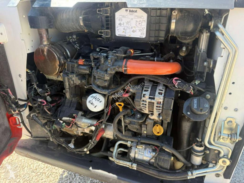 Pá carregadora Bobcat T590