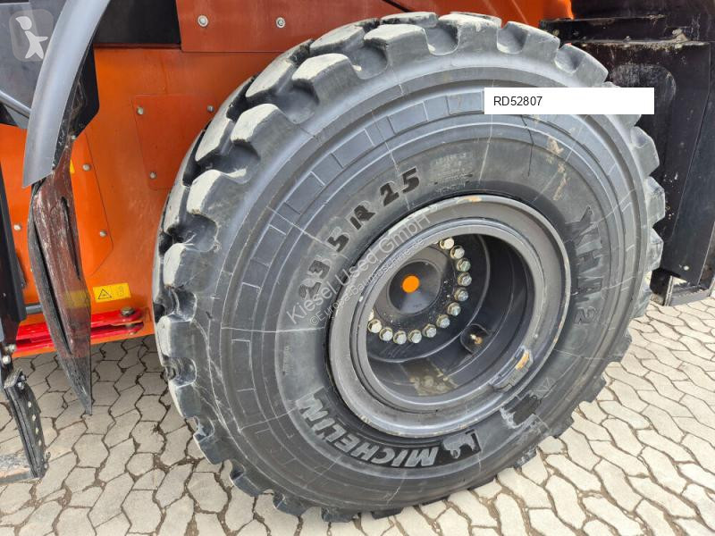 Товарач Hitachi 7