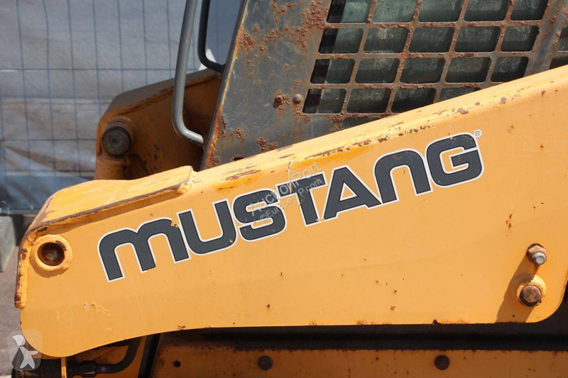 Товарач Mustang