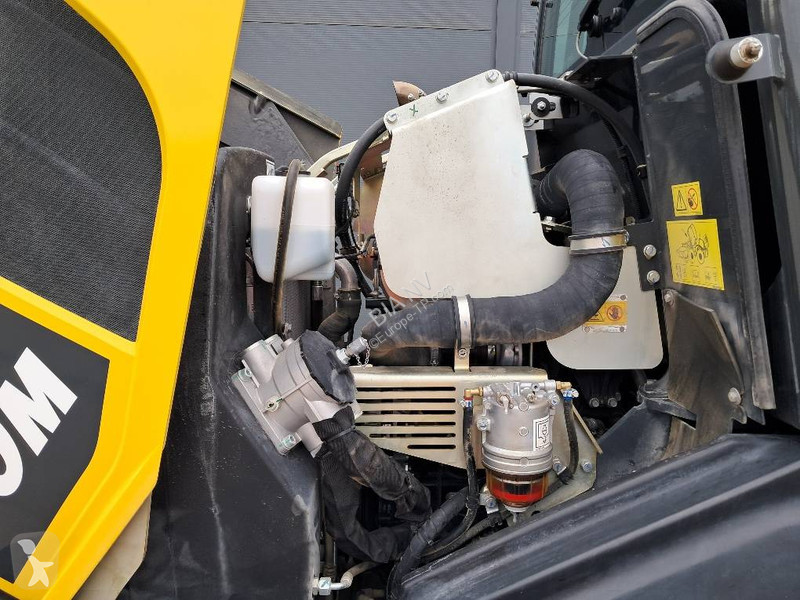 مُحمّلة Komatsu WA80M-8E0