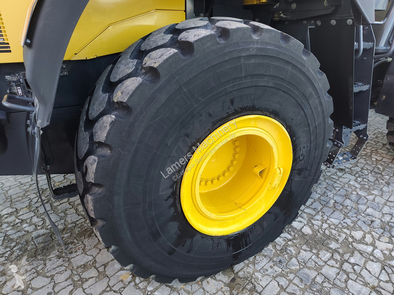 Pá carregadora Komatsu 4708