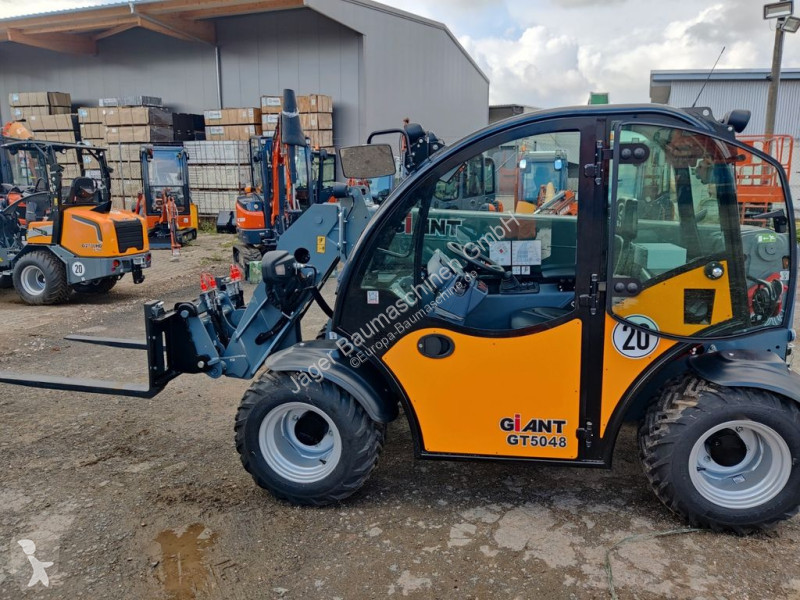 Pá carregadora  Giant GT 5048-- Netto 57900.--€