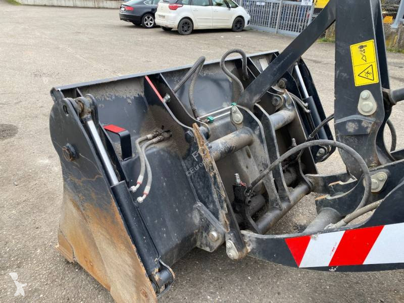 مُحمّلة Yanmar V 100 / Certificat CE endommagée