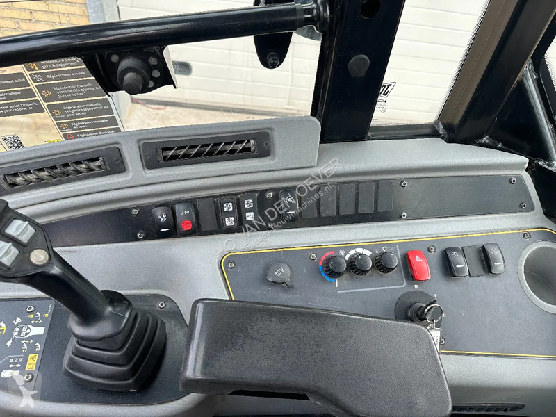 Shovel JCB SV A