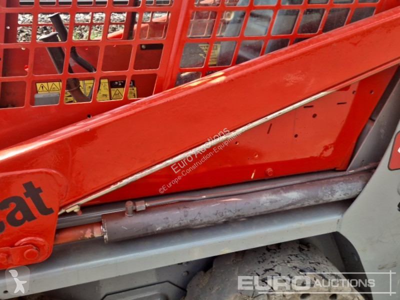 Shovel Bobcat