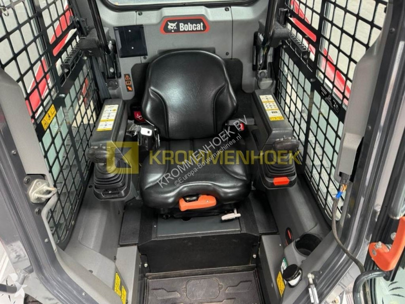 Shovel Bobcat T 76