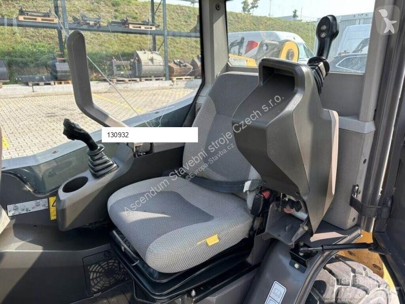 Shovel Volvo MC70C