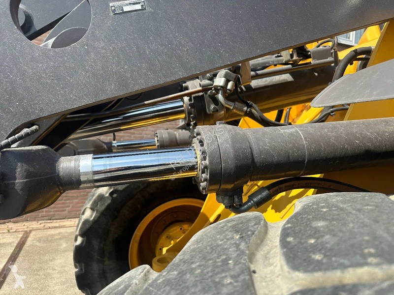 Shovel Volvo L60H , CE, 31359 HOURS, AUXILIARY...